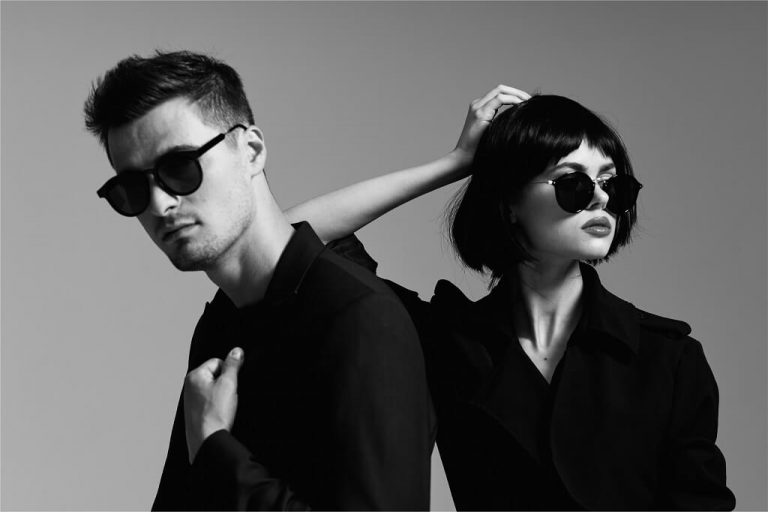 model-sunglasses-all-in-black