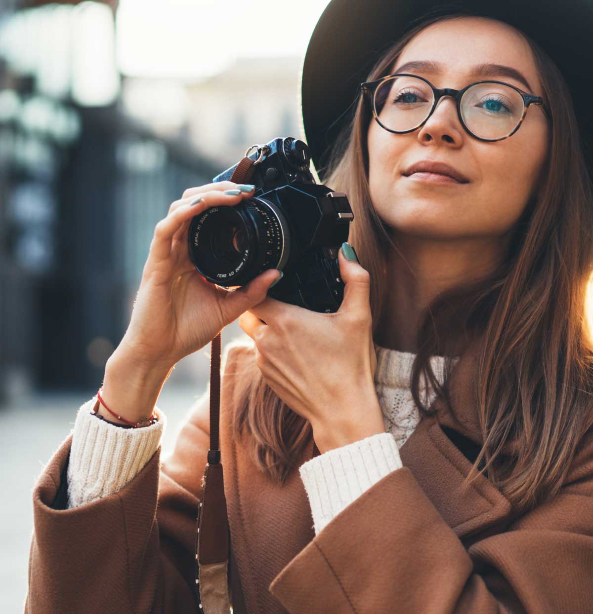 tourist-photographer